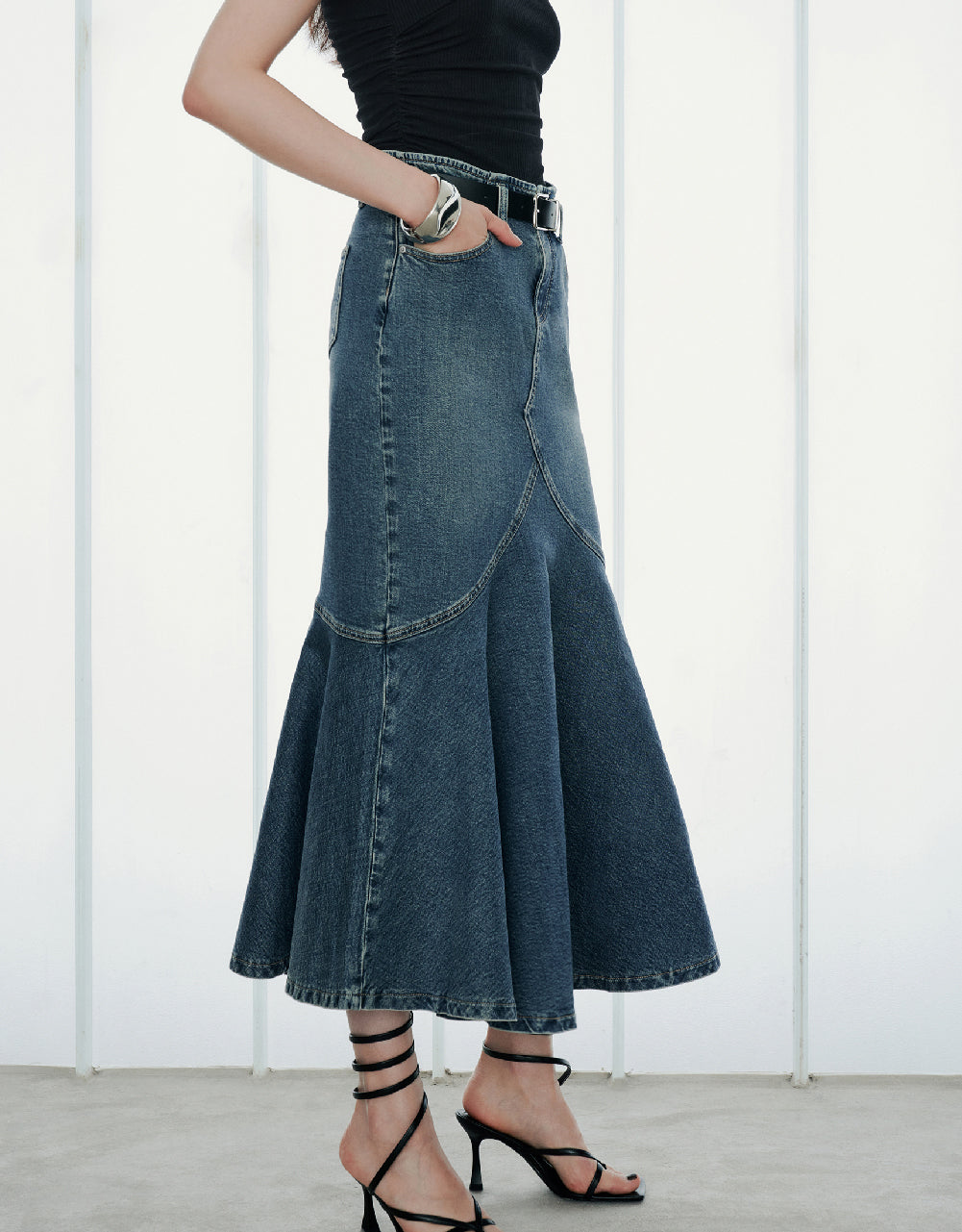Denim Fishtail Skirt With Belt – Urban Revivo Thailand
