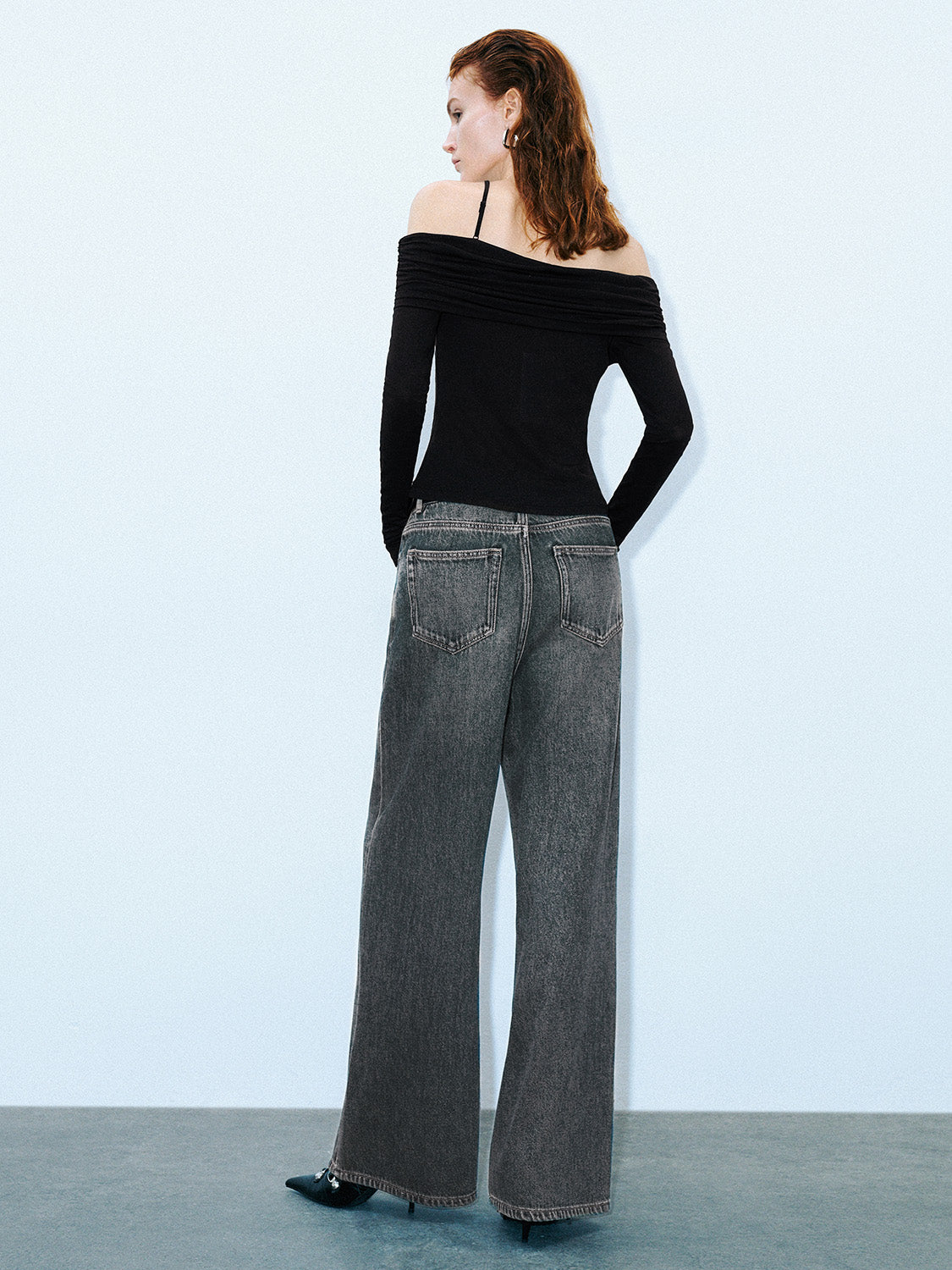 Wide-Leg Jeans With Belt