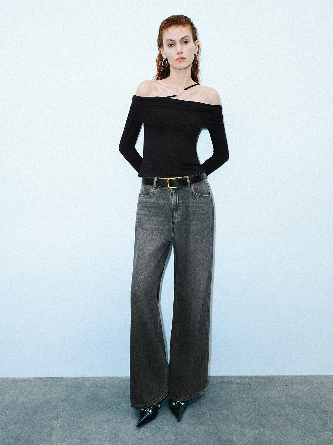 Wide-Leg Jeans With Belt