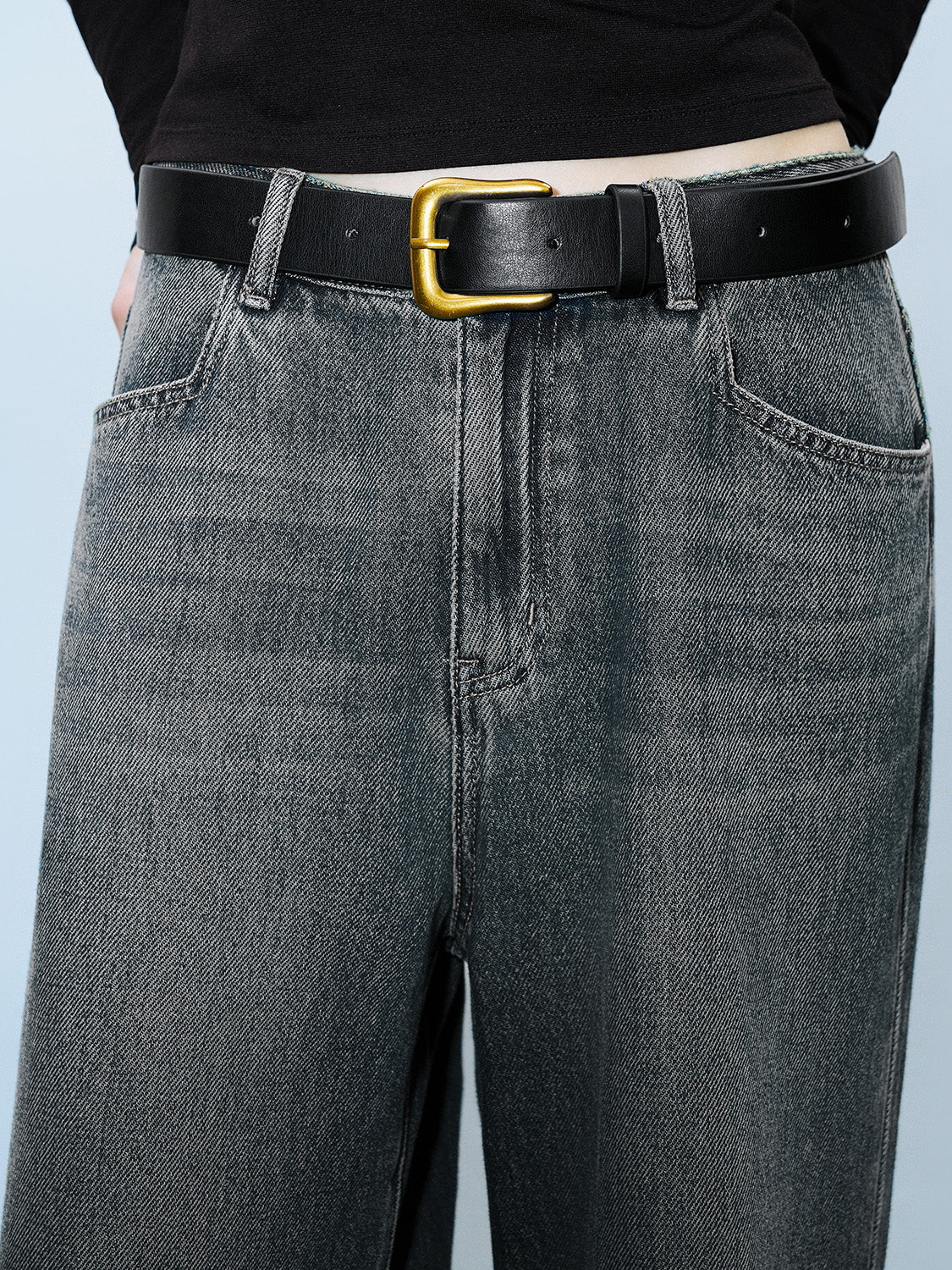 Wide-Leg Jeans With Belt