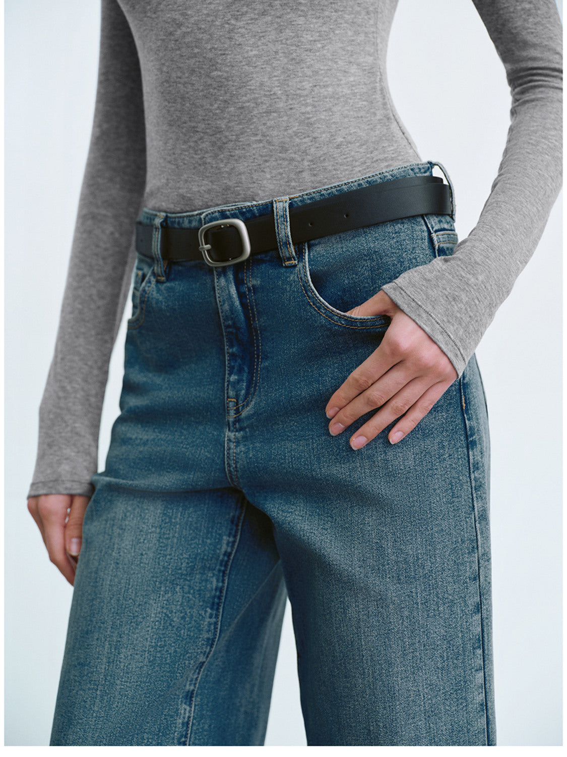 Straight Jeans With Belt