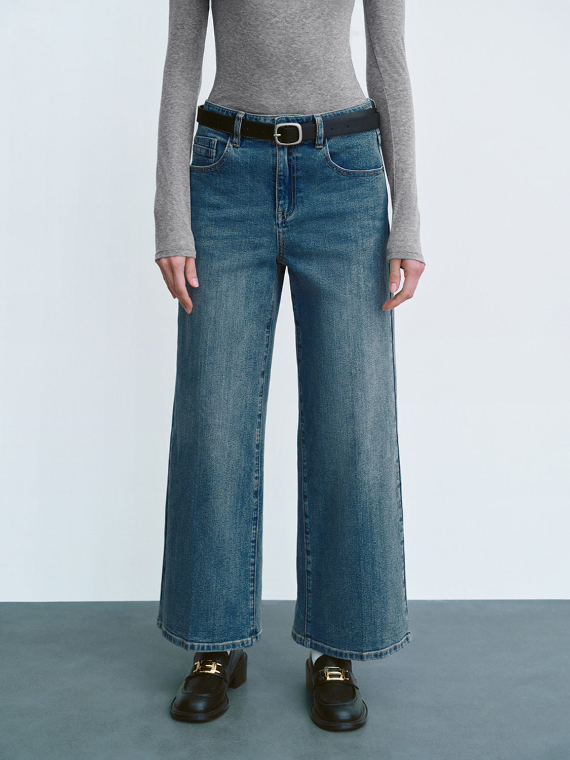 Straight Jeans With Belt